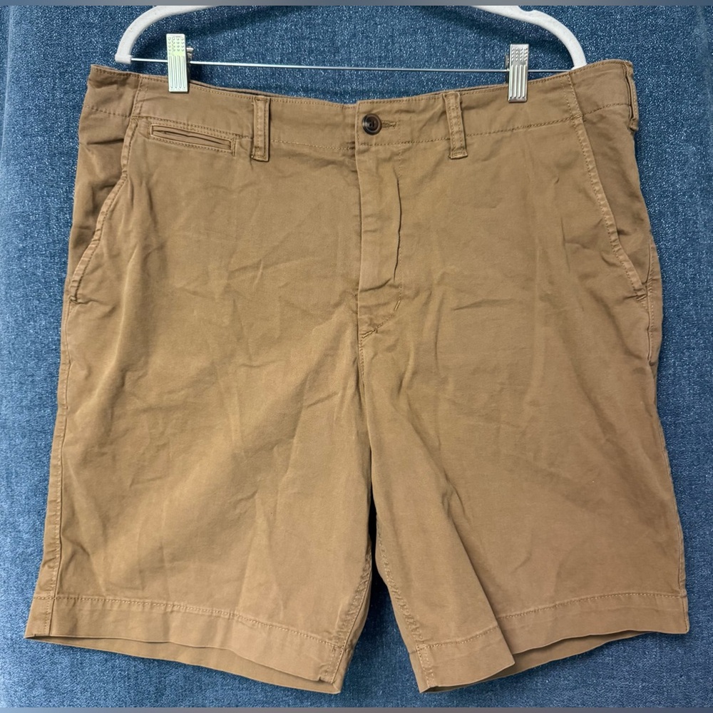 Mens American Eagle khaki shorts